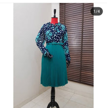 Load image into Gallery viewer, Take Dictation knife pleat print dress